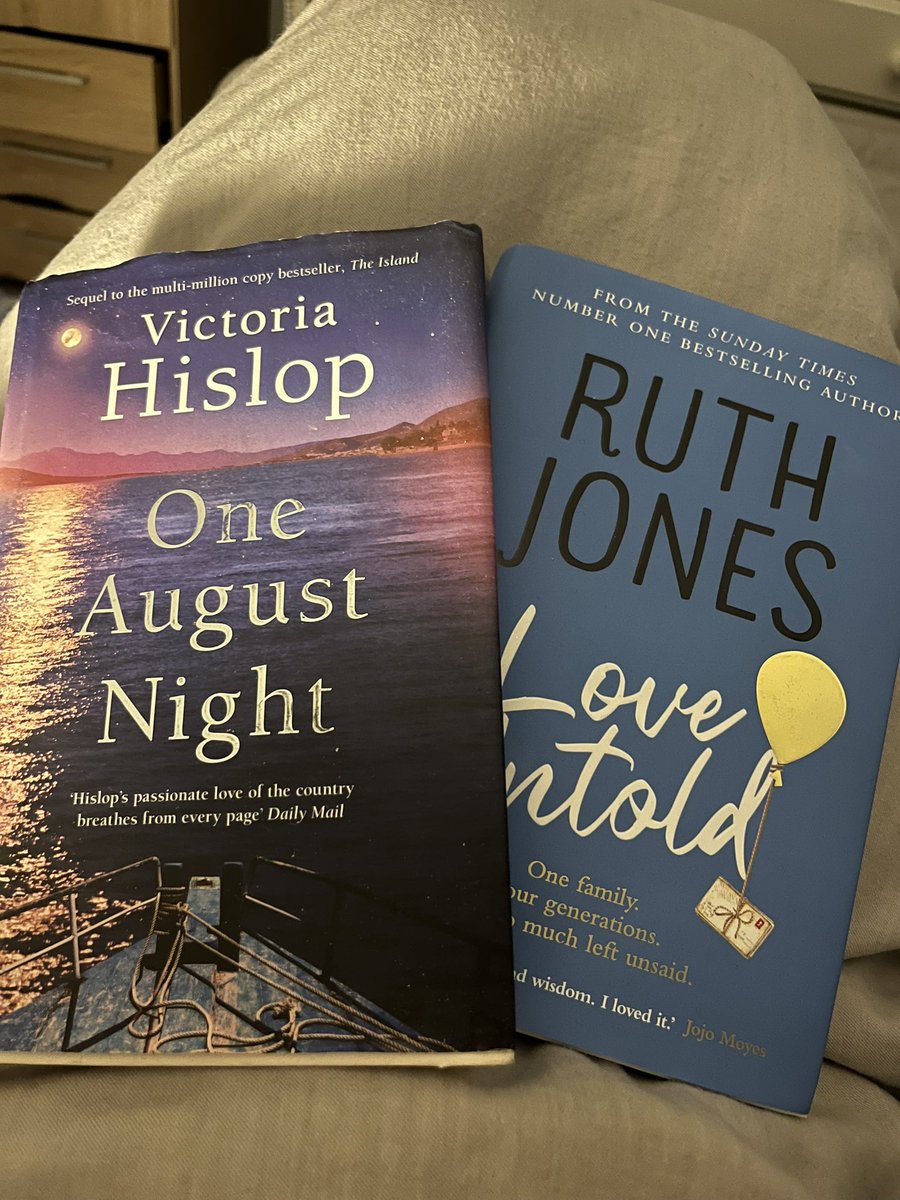CoraKelly_'s tweet photo. 2023 book challenge well underway! 📚Aiming for one book per month but I loved One August Night so much that I couldn’t put it down and I had it finished in 2 weeks 😍 would highly recommend! https://t.co/slsenjxKyB