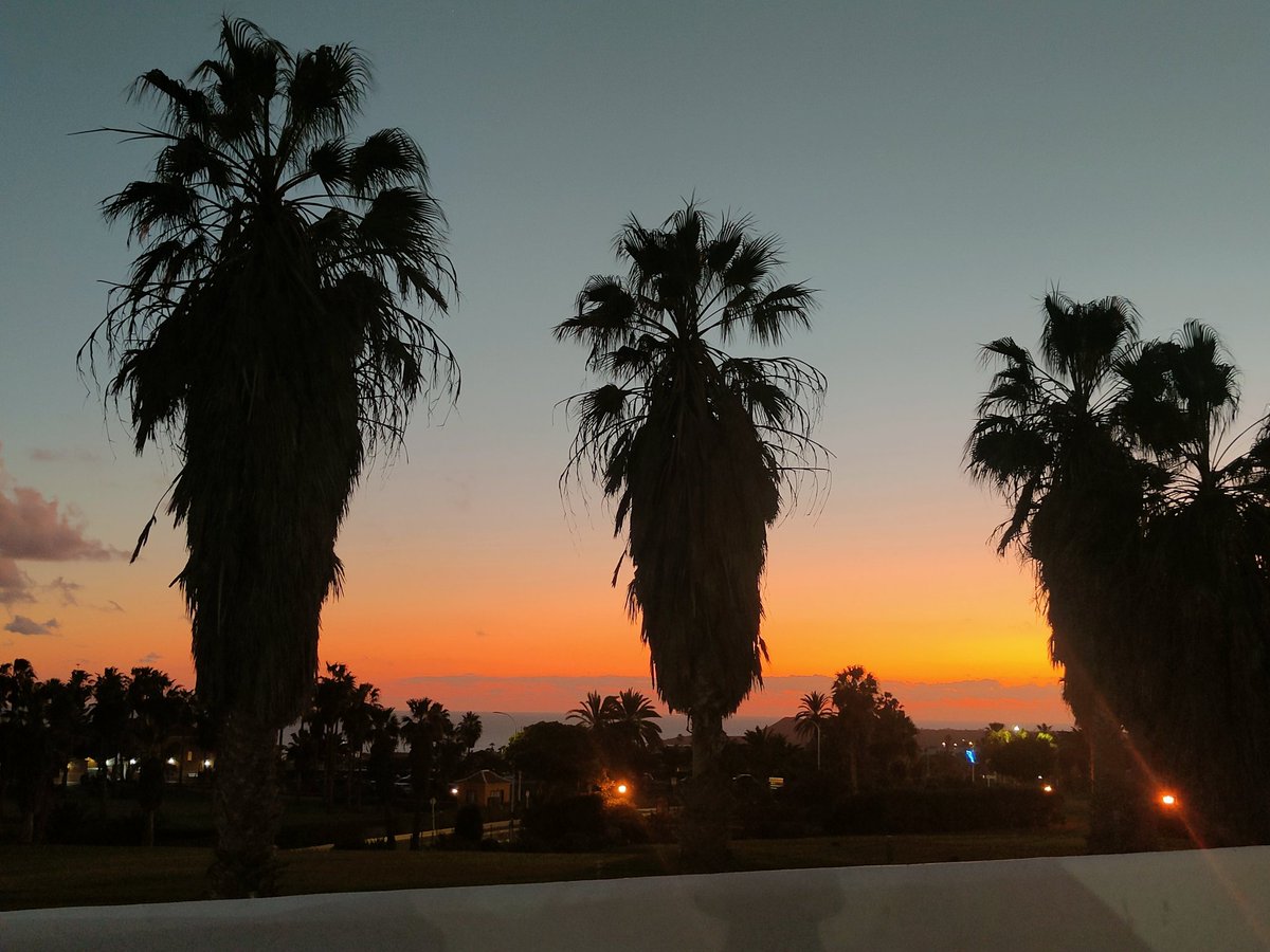 Sunset from Royal Tenerife Country Club!🌎☀️
@TaniaSanxenxo <a href="/JuanjoTenerif/">Juanjo</a> <a href="/SoniaMerayo/">Sonia Merayo</a> <a href="/Milacompi/">Mila Soto</a> <a href="/Marialuisagarec/">Maria Luisa GA</a> <a href="/NoemiSeco_12/">Noemi Seco</a>