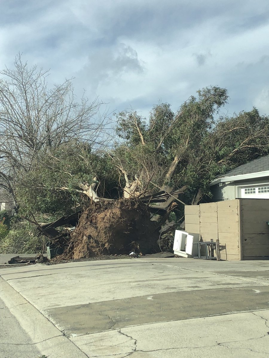 NCFB109's tweet photo. The last 2 storms that came through Sacramento have made for a lot of damage. Only more to come. https://t.co/Wl3KNdtgJo