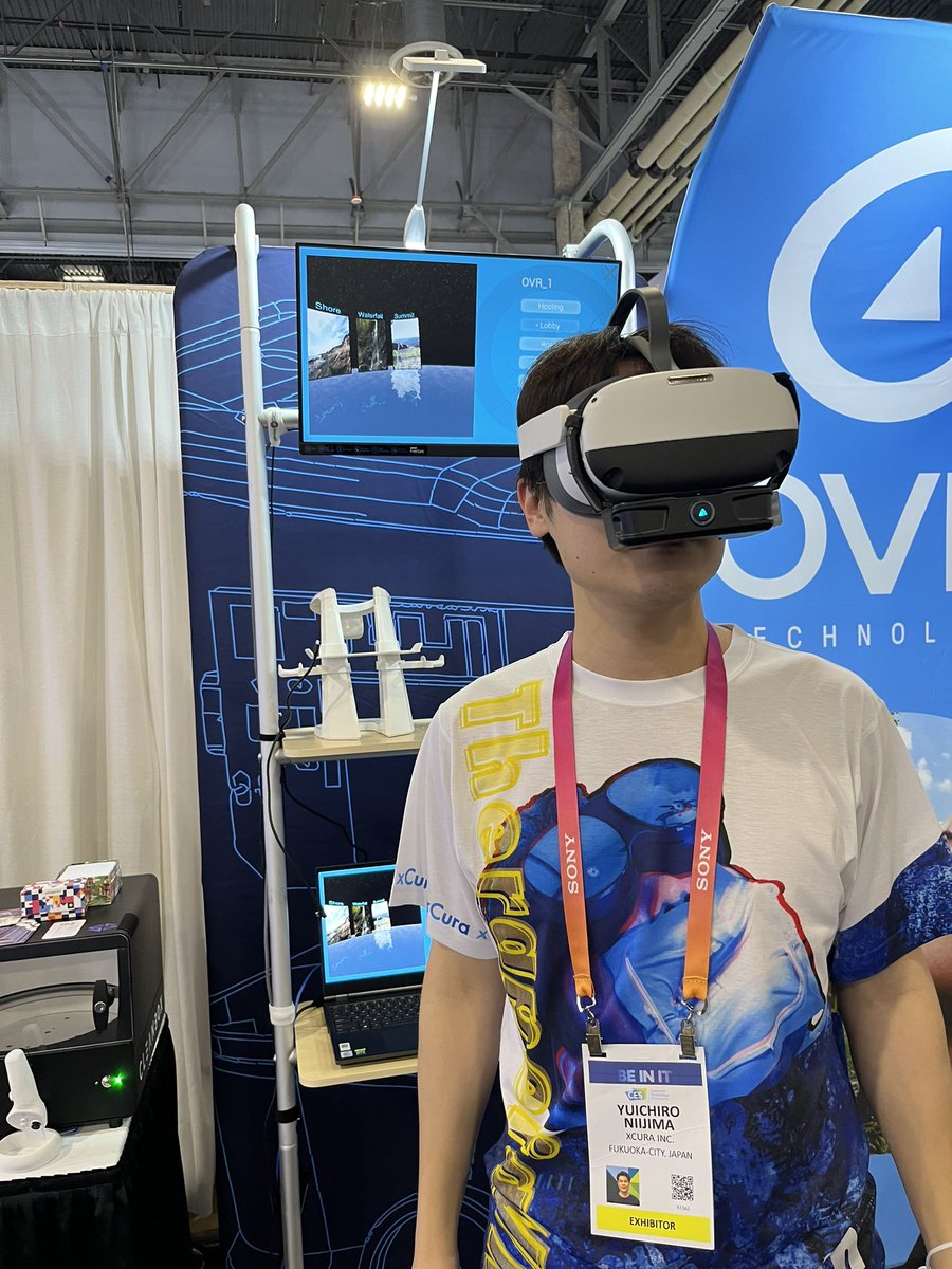 Niijima_xCura's tweet photo. OVR Technology のVR映像に合わせて、様々な匂いを出すデバイスを体験。
バラの花を近づけると、バラの匂いがして、バラの根っこを近くづけると、土の匂いがして、凄かった。
VRによる治療中の痛みの軽減に取り組んでいる弊社と相性が良さそう。
#ovrtechnology
#ces https://t.co/fI4Nl8l83Q