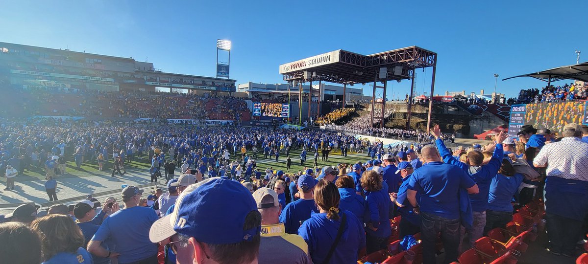 mustangschultz's tweet photo. Sea Of BLUE!  South Dakota State are NATIONAL CHAMPIONS!!! https://t.co/jZdnnShKwP