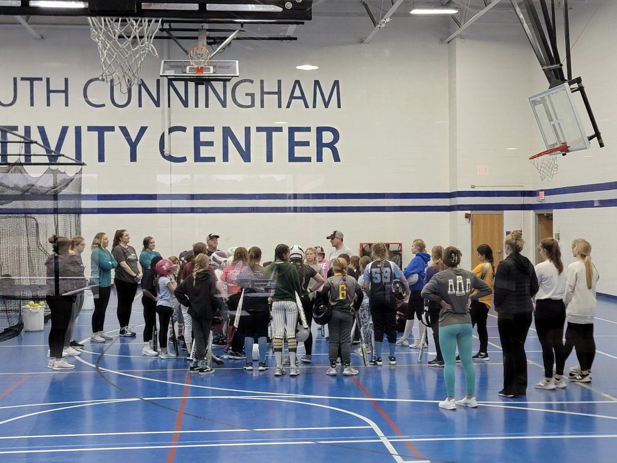 BrooklynB2027's tweet image. I spent the day at @VWUSOFTBALL with @ElliottSaysWhat and his amazing crew for their defensive and hitting camp! I had fun, learned a lot and even won the 12+ older hitting challenge! Always a great time. #funtimes #learningwhilehavingfun @IHartFastpitch