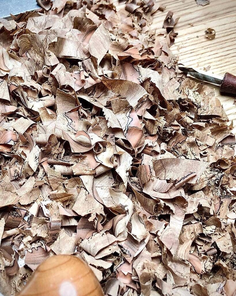 TheWirelessWW's tweet photo. Last #woodshaving post of these dogwood #shavings promise! They’re just so cool that I can’t help but take some pictures of them.
.
.
.

#woodworking #woodworker #woodwork #woodcraft #handtoolwoodwork #handtoolwoodworker #handtoolwoodworking #finewoodwor… https://t.co/uhNhaAffq9 https://t.co/oTpbpSxgLd