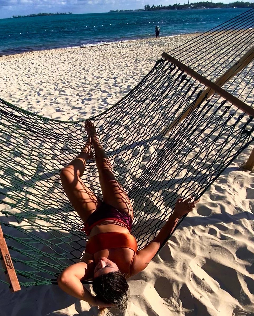 And finally a Hammock. Sundays in #Bahamas #CableBeach #CaribbeanTakeOver #Zimmerman