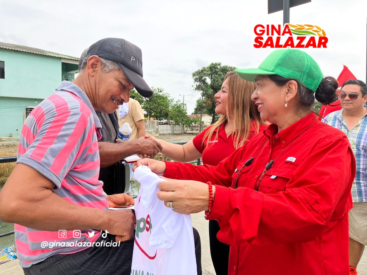 ginasalazarch's tweet photo. ✊Aún tenemos mucho que hacer por nuestra parroquia Satélite La Aurora, lamentablemente las obras se han paralizado en los últimos años, pero con su voto de confianza depositado en el Team Salazar tengan por seguro que retomaremos las obras.🌾🔴🟢

 #LaAurora #VuelvenLasObras https://t.co/nDYdiv3UJG