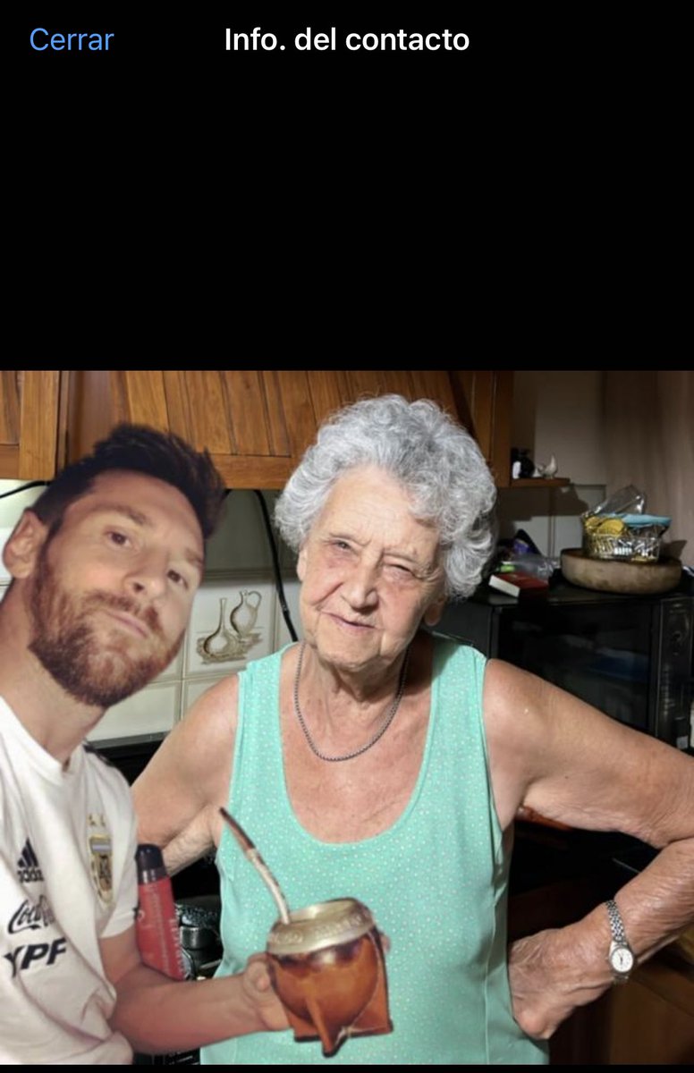 A mi abuela le pusimos una foto de perfil de wsp con el filtro ese donde está Messi tomando mate. Las amigas sorprendidas:
