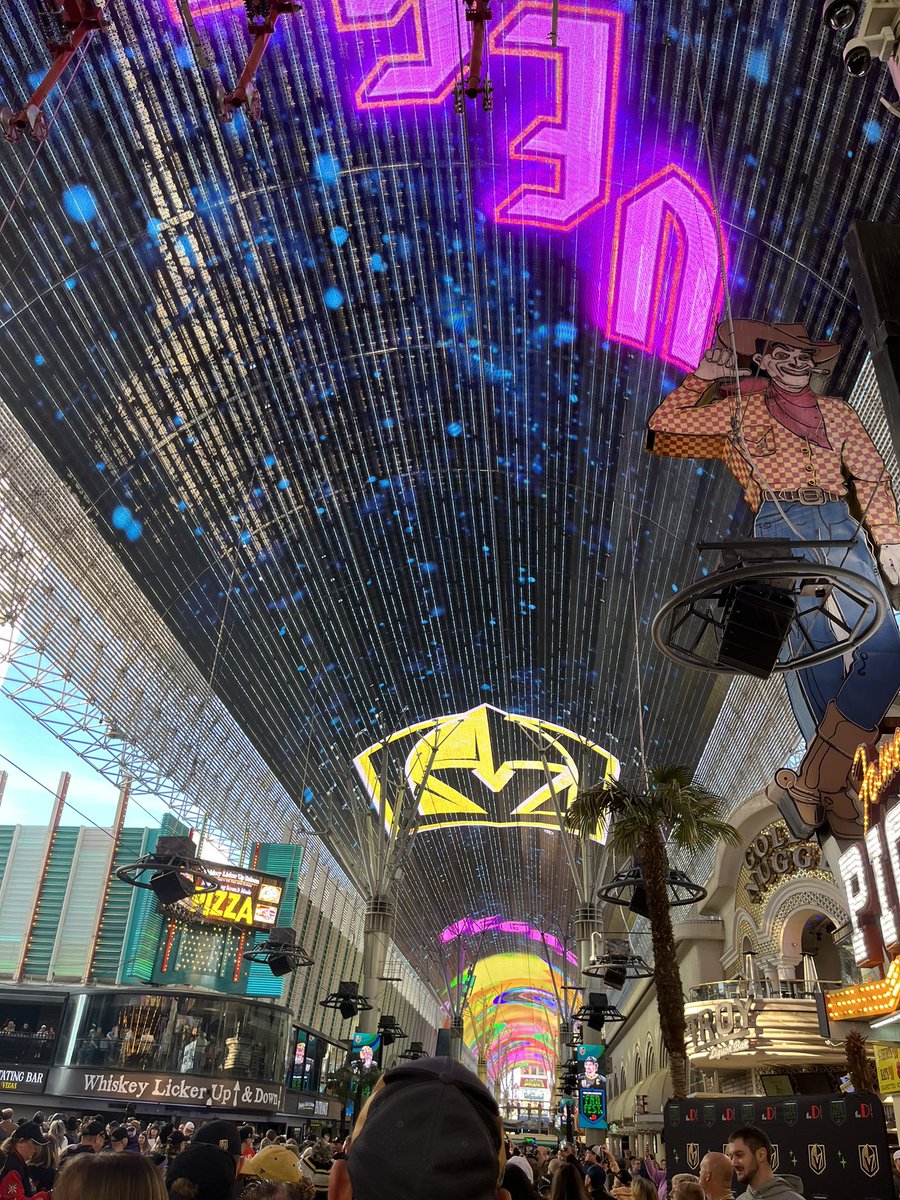 MillionDollarBill tweet media