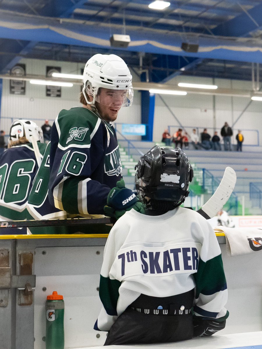 Probably arguing about who’s name is spelt right. Cash, meet Kash 

#7thSkater | #GoKlippersGo