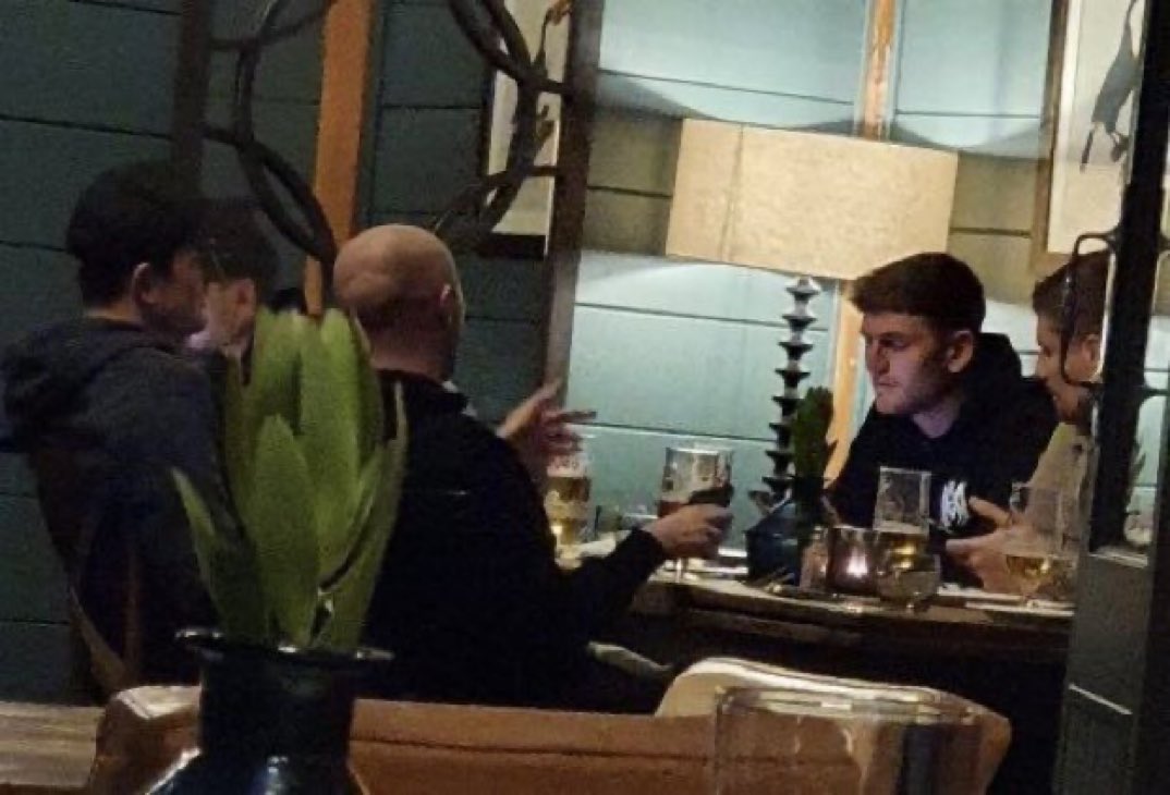 DeadlineDayLive's tweet photo. 🚨 Harry Maguire and his agent spotted in a restaurant yesterday near Bodymoor Heath, Aston Villa's training ground.

(📸 @TenHagEra) https://t.co/6ytOzVQl2f