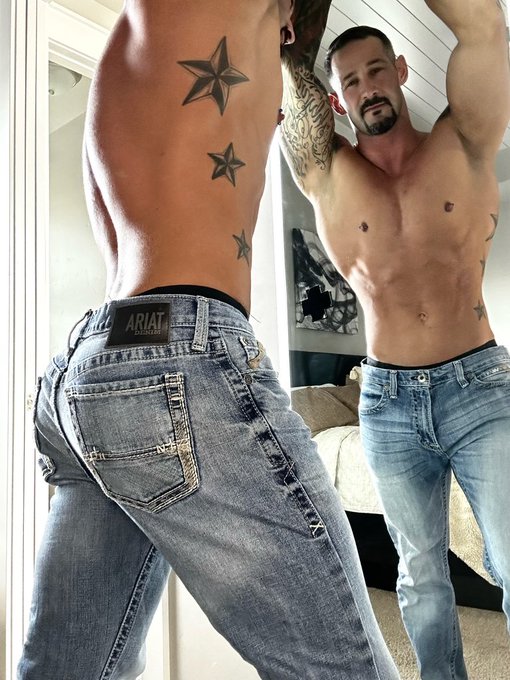 I won @avnawards favorite cam guy! I just want to say thank you to everyone who took the time to vote<a class="tags" target="_blank" title="On Twitter" href="/?out=eyJ0eXAiOiJKV1QiLCJhbGciOiJIUzUxMiJ9.eyJpYXQiOjE3MTk3ODcwNjgsImlzcyI6InR3cG9ybnN0YXJzLmNvbSIsIm5iZiI6MTcxOTc4NzA2OCwiZXhwIjoxNzUxMzIzMDY4LCJyZWRpcmVjdF91cmwiOiJodHRwczovL3R3aXR0ZXIuY29tL2F2bmF3YXJkcyJ9.S12pAlxxTVhlFAHSbgjO4qIcmzEWfqdW0BvSwCVI4w5TSTkLNPC5X9kFwXQYieCNHnlcbidq-gLavlv5Rmz2XQ">@avnawards</a>