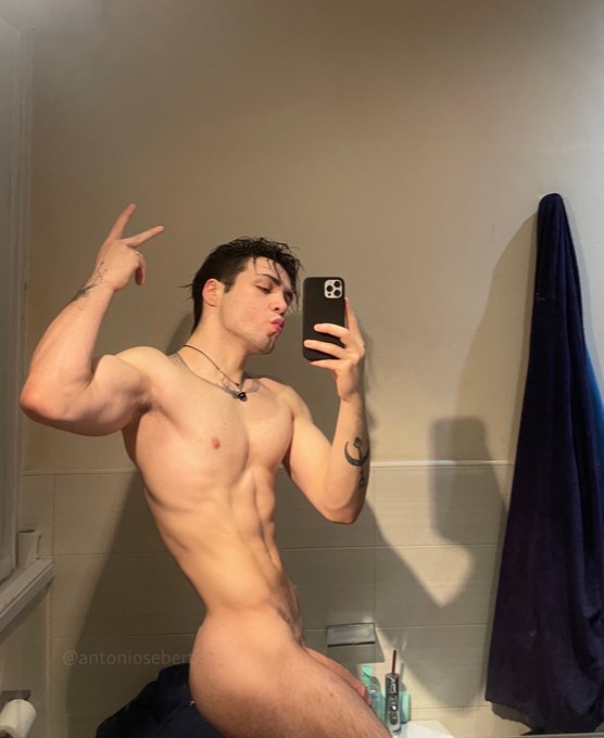 My soft dick gets so long after a hot shower lmaoooo https://t.co/FjCzmlh3AD