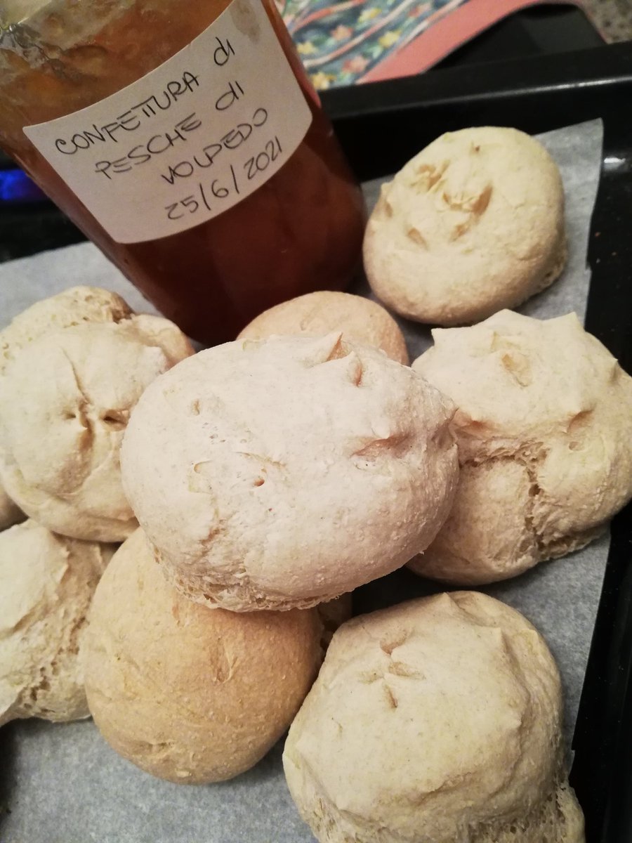 julie_________t's tweet image. Guess tomorrow's breakfast...🍞
#peachjam #homamade #oatbread  #oat #bread #sundayvibes