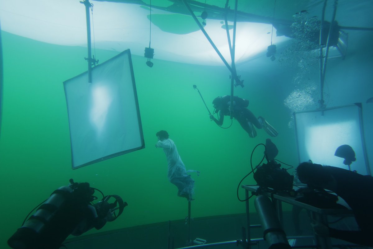 ApoioAA's tweet photo. • CURIOSIDADE PLUFT: Sabiam que todos os fantasmas do filme foram gravados debaixo d’agua? Incrível demais, produção de milhões mesmo 🤍⚓️👻  PLUFT NA GLOBO https://t.co/Q9jLqBQKX1