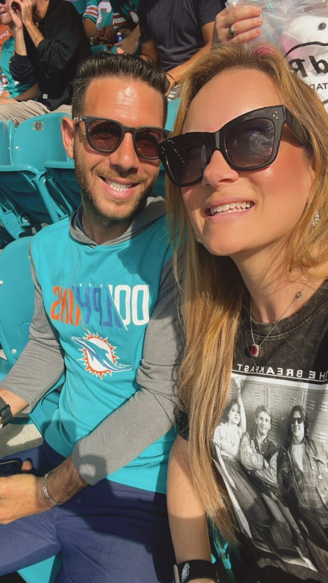 missdanasmith's tweet photo. #FinsUp Miami Dolphins let’s goooooo! https://t.co/juvwaInqUA