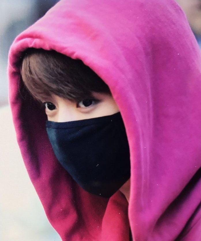 vkookfess's tweet image. jungkookie cantik 😣  vkf