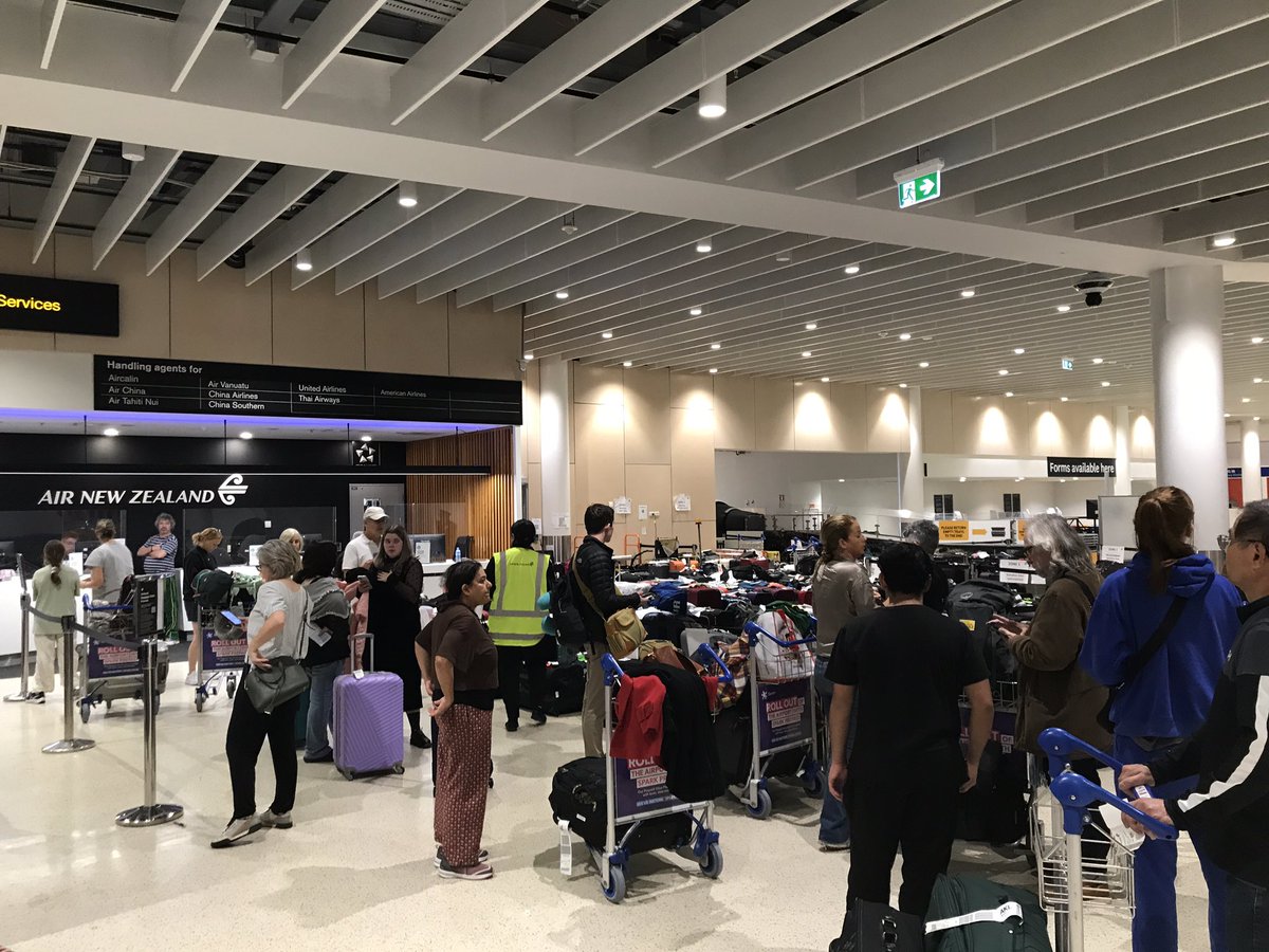 rhwhitworth's tweet photo. Hey @FlyAirNZ and  @AKL_Airport — how about some help finding my lost luggage? The 25 other people from your supposed flagship NZ1 JFK-AKL route need help too, including a senior crew member. Your customer service is worthless. #NZ1 https://t.co/uDWVTtgEZe