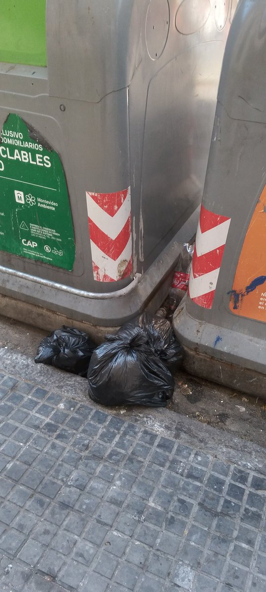 A 5 cuadras de la I.MM una vuelta a la manzana basta para darnos cuenta que éste sistema ni funciona y nos están robando cobrando un impuesto.