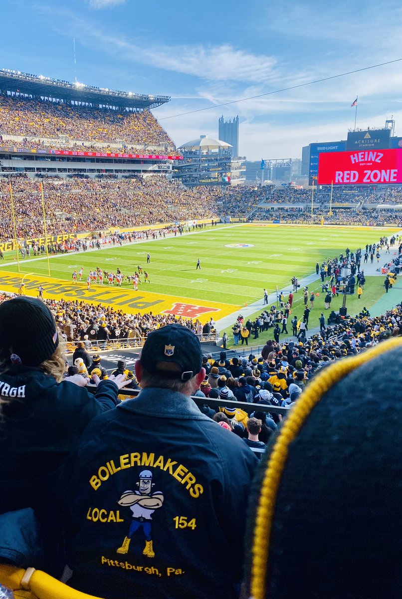 First game since 2021. #pittsburgh moment happening in real-time <a href="/steelers/">Pittsburgh Steelers</a>