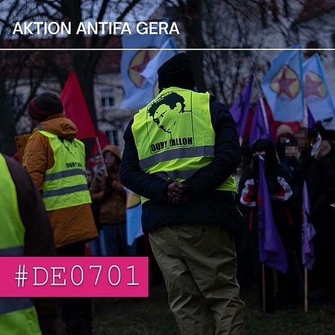 antifagera's tweet photo. #ouryjalloh das war Mord! Widerstand an jedem Ort! #d0701
Gestern waren wir mit bis zu 2000 Menschen zusammen auf Dessaus Straßen, um unserer Wut über die Kontinuität rassistischer Bullenmorde Ausdruck zu verleihen und Oury Jalloh zu gedenken.
📸 @daniluiz_foto @provinzreport https://t.co/D5UjRNTaSH