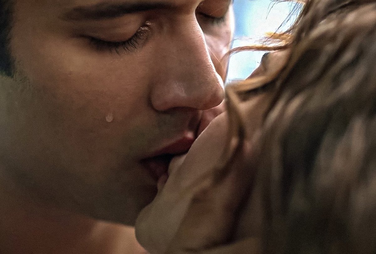 AndRealitySetIn's tweet image. My perfectly imperfect boy.He messed up, but he’s 18 &amp;amp; he grew up in a violent environment, forced everyday to choose to save his mom over his bro from his abusive father.I’ll always love &amp;amp; defend him, with all his trust issues &amp;amp; huge heart full of pain, rage &amp;amp; love #Kanat #EkKan