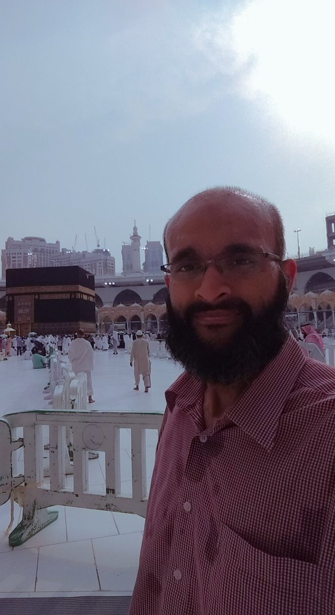 انا لله وانا اليه راجعون انتقل الى جوار ربه صباح اليوم اخي الغالي والعزيز مهندس الصوت/جميل هاشم سندي الذي جمعتني به احلى الايام والمعروف بدماثة خلقه وطيب معشره وصلاح دينه في الاوساط المكية اسأل الله ان يتغمده بواسع رحمته وان يفيض عليه من بركاته ويجعل مثواه الفردوس الاعلى من الجنة