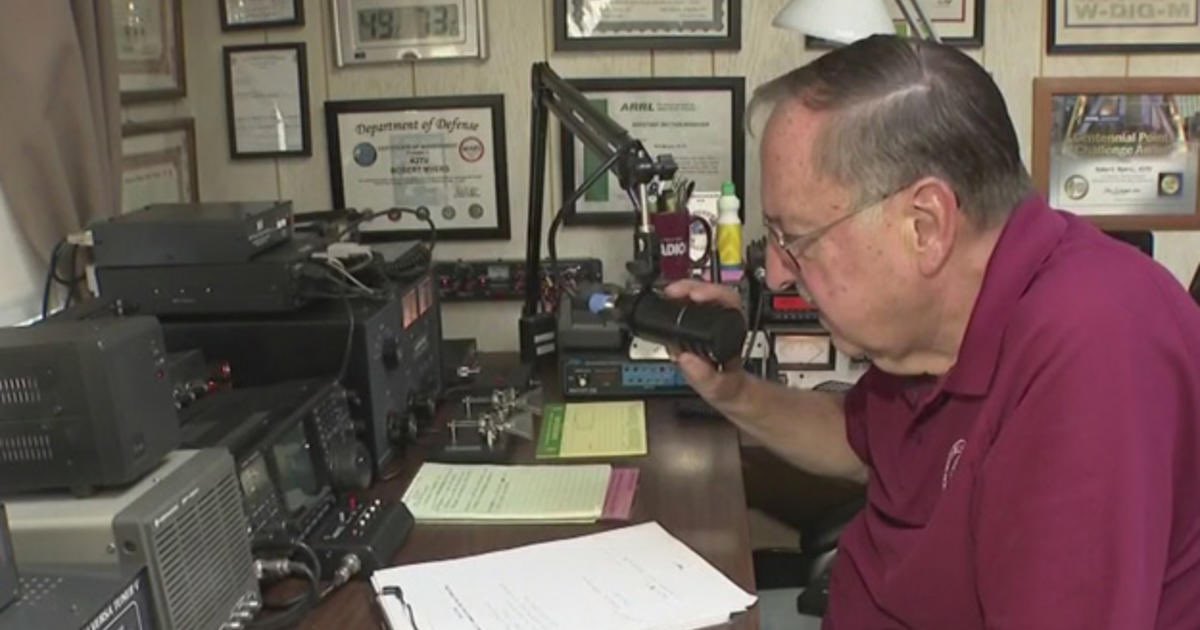mikeywx8's tweet photo. Spending some time Monday morning with some local ham radio operators. Find out why their type of communication is not as vintage and antiquated as you might think. See you after 6 am on @CBS58 &amp; between 7 and 9 am on @WMLWTheM #hamradio #hamradiooperators https://t.co/ILCgZgEyEA