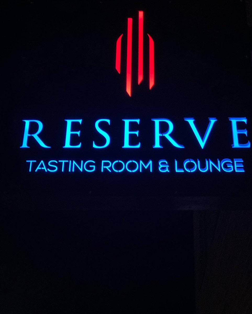 #BillsMafia at Reserve in Virginia: Shoutout to #3 #DamarHamlin today! We’re still praying for you and so happy to watch you’re miraculous recovery!! 💙🦬❤️ Keep it up! #GODisGood #BuffaloBills #DamarHamlinStrong #wine #virginiawine #winelover