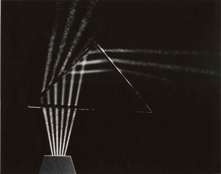beams of light through glass (1960) - Berenice Abbott

#apart #bereniceabbott #fotoğraf #photography #estetikmodernizm #aestheticmodernism #trapa