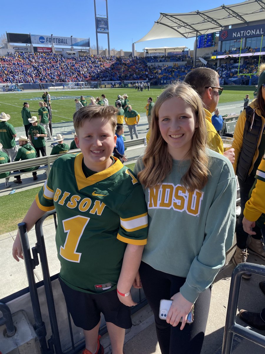 Horns up!⁩ GO BISON! 🦬🏈🤘🏻💪🏻 #FCSchampionship ⁦<a href="/NDSUathletics/">NDSU Athletics</a>⁩ ⁦<a href="/NDSU/">North Dakota State University</a>⁩