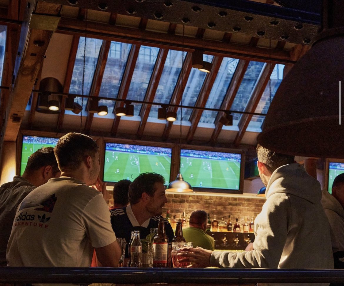 The UK Bills 🇬🇧🏈 on Twitter "RT DaniVegaNFL LONDON SUPERBOWL BASH