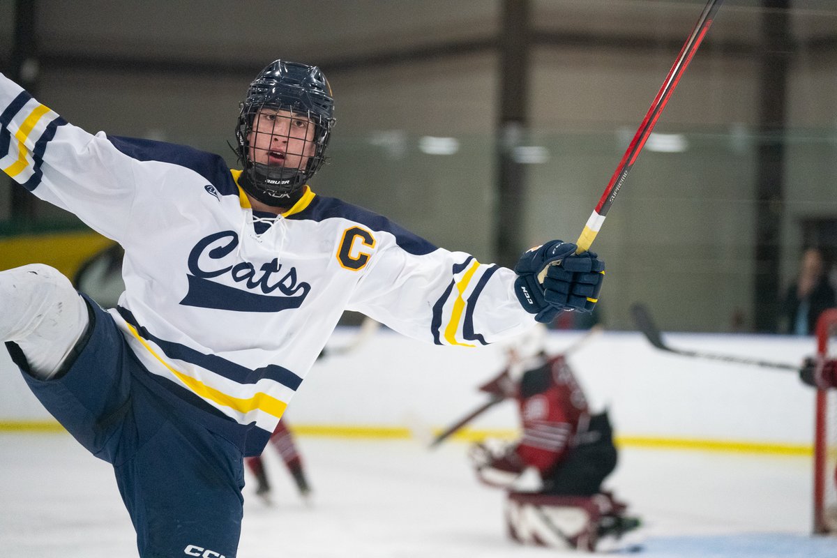 SIHSH0CKEY's tweet photo. Final

Saint Ignatius - 3
Northern Cyclones 18U AAA - 0

Cats bounce back this morning with Nolan Francis posting a 25 save shutout to win it! Wildcat goals come from Zahoranski, Rodgers and Baker.

#GoCats | #Family https://t.co/vUrJKoOYDt
