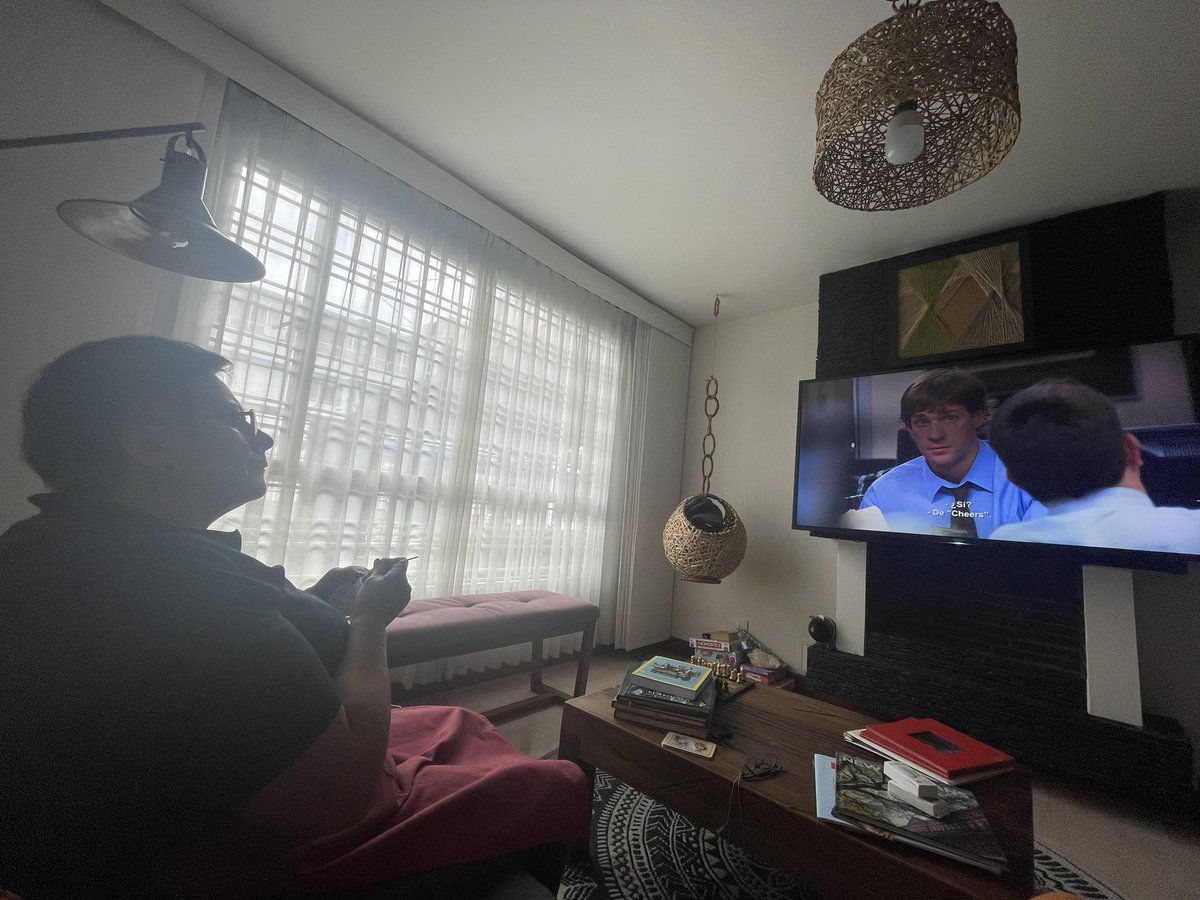 giannicu09's tweet photo. Domingo viendo The Office con mi mami #BestSundayEver https://t.co/kCExb8gr15