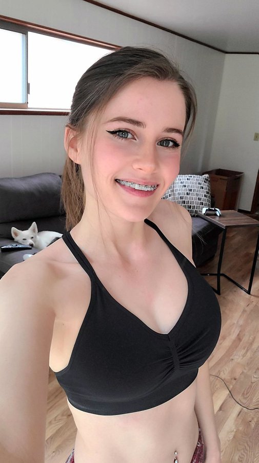 Gamer_Arielxo's tweet photo. @Erikastrp Tiny booty, still cute?
Follow @bunnyclaudiaxo My Personal ❤️ https://t.co/StYL4MLFpP