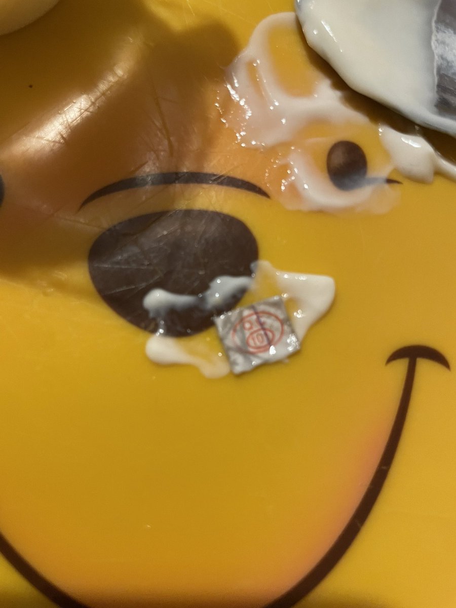 The irony is not lost on me when you find a quality control label in your kids <a href="/AldiUK/">Aldi Stores UK</a> yoghurt! #qualitycontrol #aldi