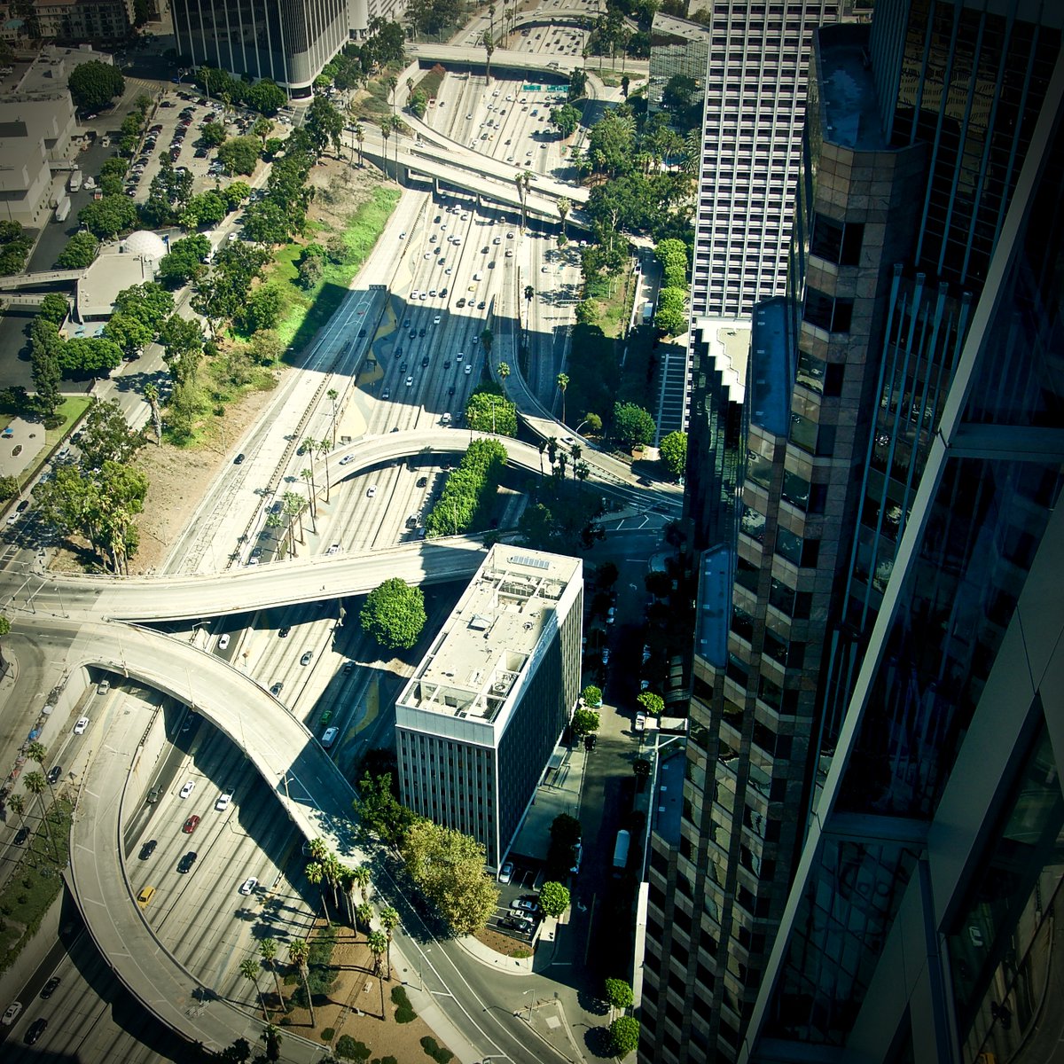 iamNerdo's tweet photo. Above Ground L_||_L
'
'
#LA #streets #highway #skyshot #aboveground #photography #GTA #nerdotv https://t.co/YX5f8N7Ced