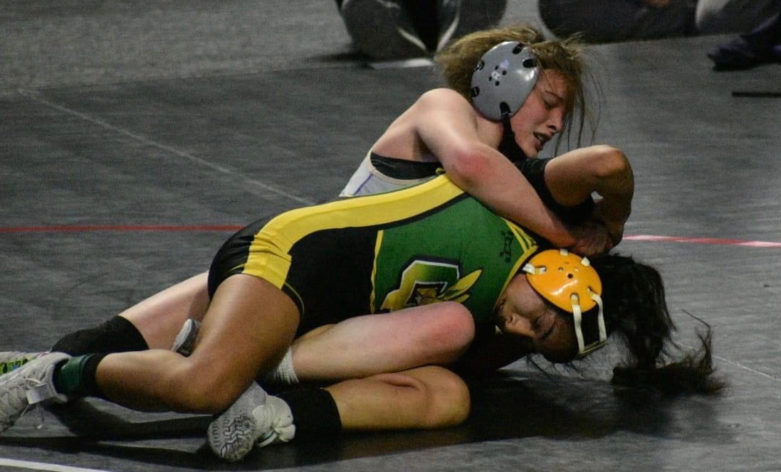 WRESTLINGSUMNER's tweet photo. Lots of matches and great wrestling at Gut Check Tournament. Great midseason tourney. 3 weeks til post season. 

115: Chloe 2nd place
125: Tess 5th
140: Trinity 7th https://t.co/I0jh9MQJK7
