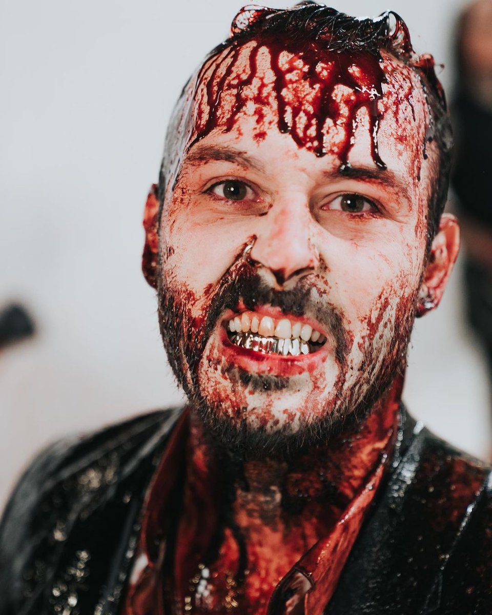 Tramamos's tweet photo. 🥳🎈 Hoje o Ryan Sitkowski, guitarrista da banda Motionless in White, streamer da Twitch e fotógrafo completa 32 anos de idade!

Parabéns Ryan 🎉

#RyanSitkowski #MotionlessInWhite https://t.co/SX9YP042gE