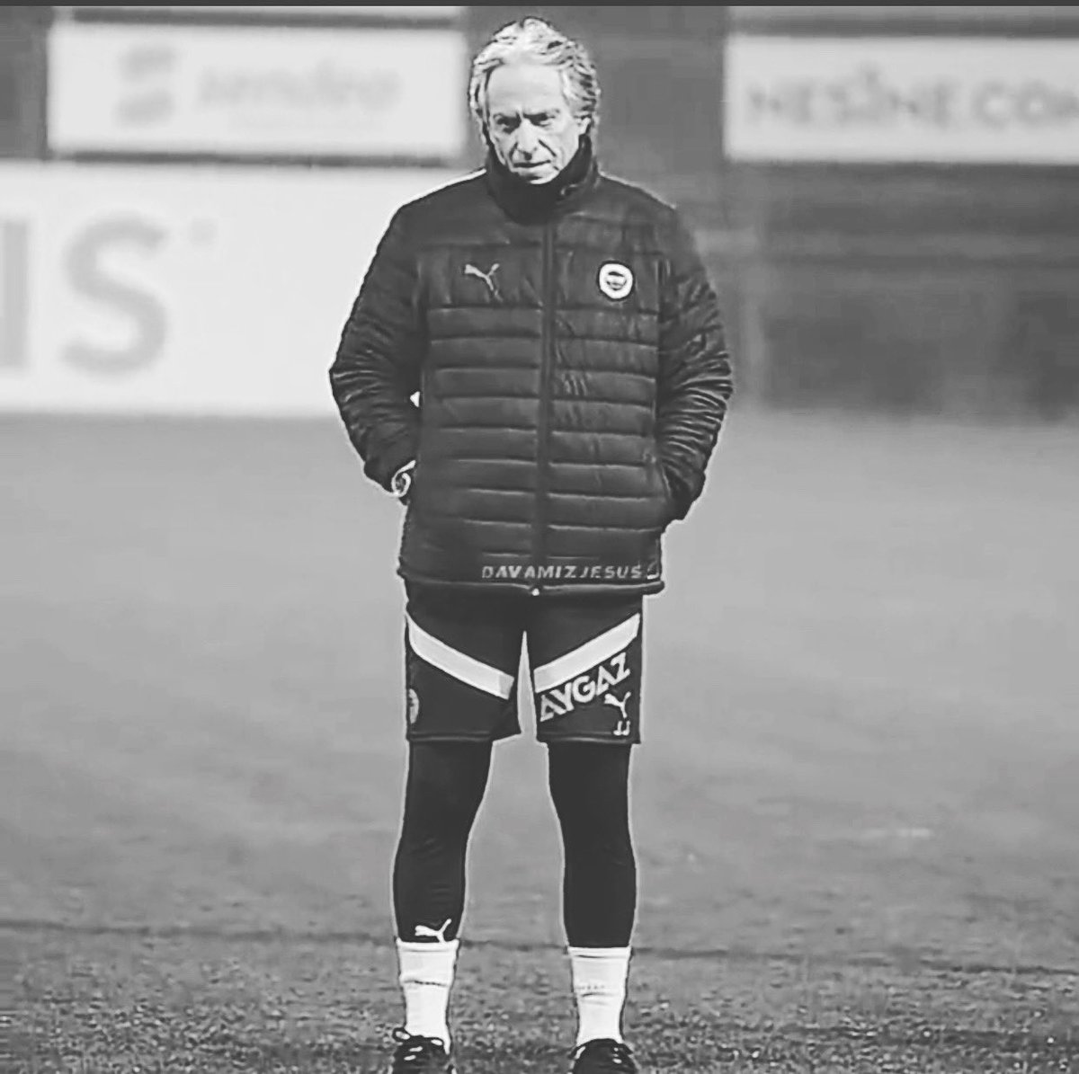 FBirliKEurope's tweet photo. Hocam #JorgJesus bu mağlubiyet sana yazar. @fenerbahce yönetimi acilen hoca ile bunun sebeplerini konuşmalı ve cevapları almalıdır. Hocamız alınganlık gösterip istemezseniz giderim deme lüksü yoktur ! Bunun hesabını vermelidir !

#BirimizHepimizHepimizFENERBAHÇEiçinVarız https://t.co/33OohSU2Ia