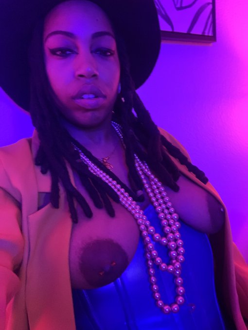 Madam Carmen, AKA Doinda Bendin - Madam The Dom. https://t.co/9CDPAJfwzm