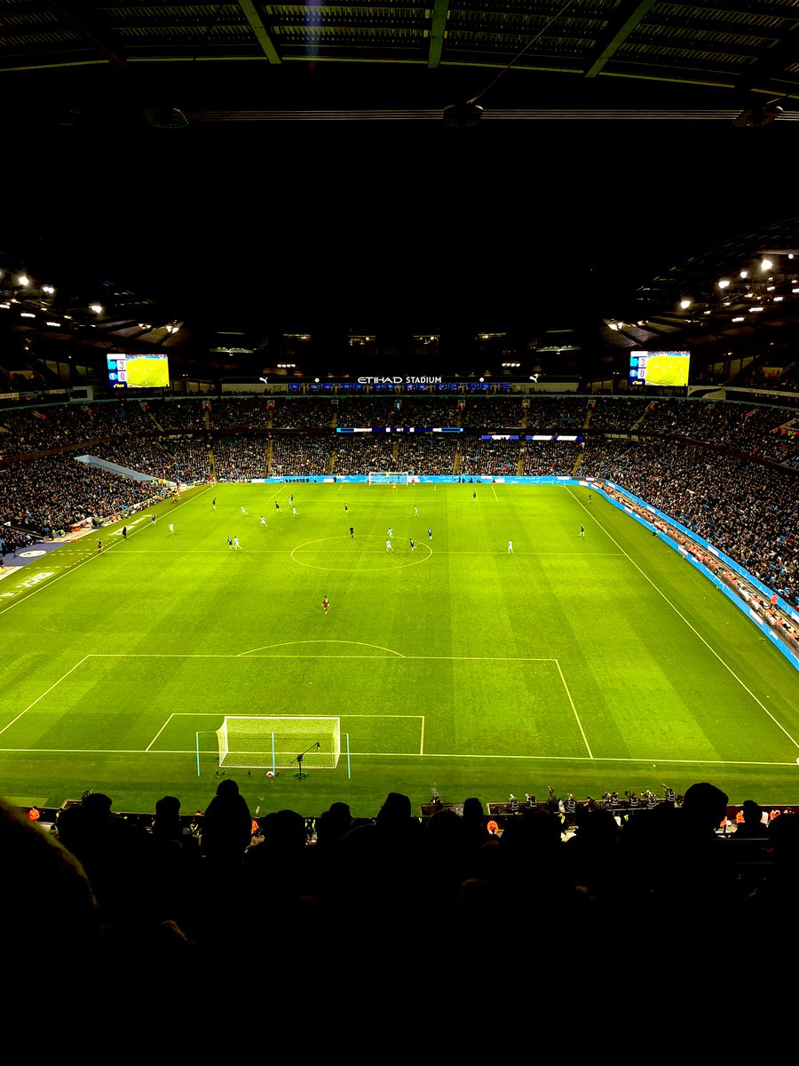 Leeluck5's tweet photo. Win lose or draw love the away days for the chels @ChelseaFanTVyt ❤️ https://t.co/PUjWg0DpX1
