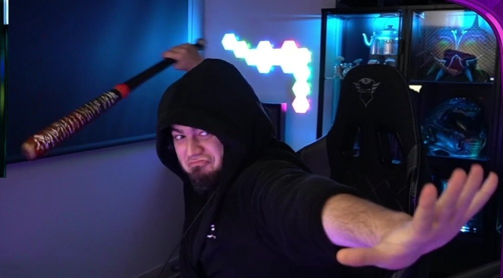 ZellenDust's tweet photo. Choose your fighter! 👊 https://t.co/Dg39cq7AqD