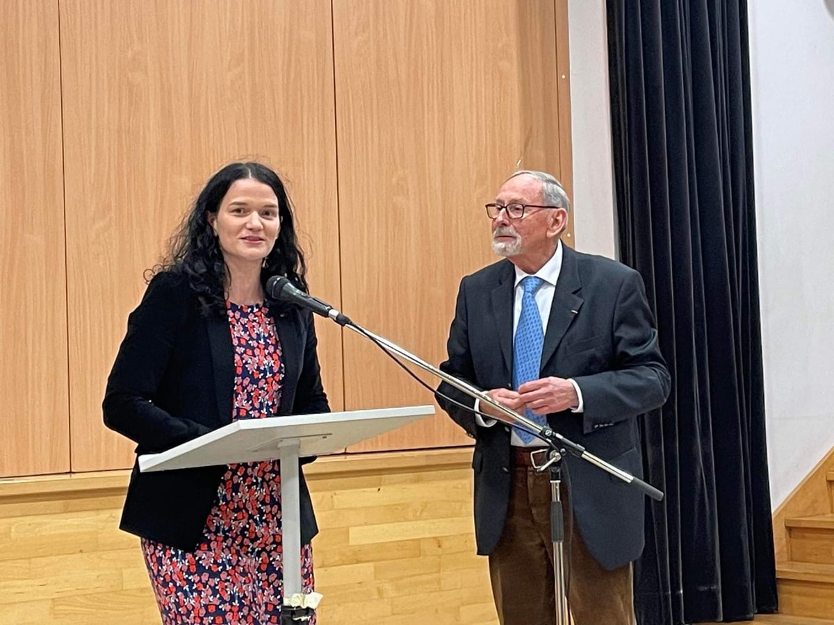 Mel_Thomin's tweet photo. Premier WE de vœux 2023 dans la #circo2906 : #Irvillac #Loperhet #Motreff #Camaret
Merci à tous les élus et habitants pour votre accueil ! https://t.co/ggDmziLDqq