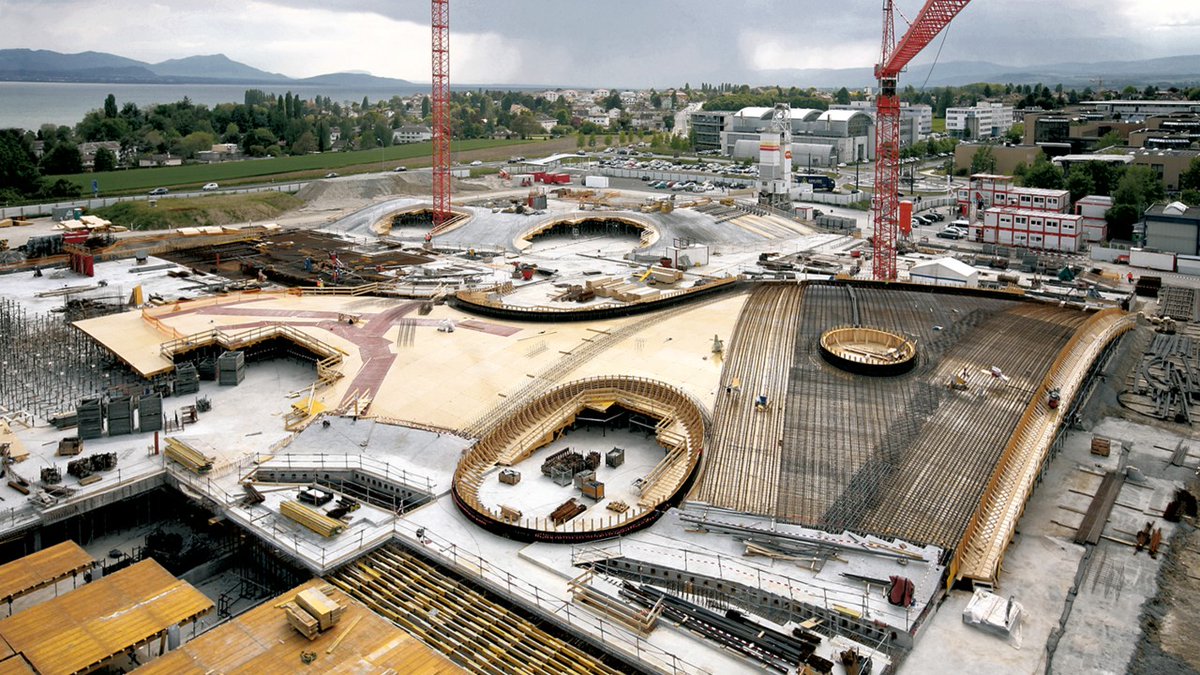 oliebana's tweet image. El diseño #paramétrico del #encofrado de las #Colinas es un proyecto complejo en sí mismo. A partir del modelo 3D se automatizaron los planos de replanteo de 1500 mesas de encofrado y los datos para la máquina de CNC de 10.000 cuñas de madera de apoyo, colocados por sistema GPS..