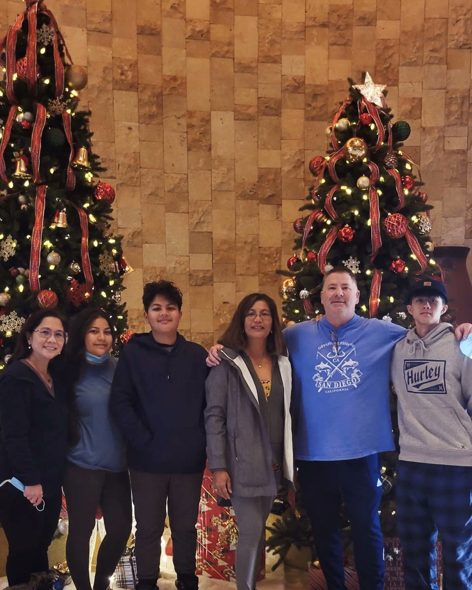 ReginaCSalas's tweet photo. Love me some family time at @TwinArrowsAZ ❤️ https://t.co/dp5judGcIY