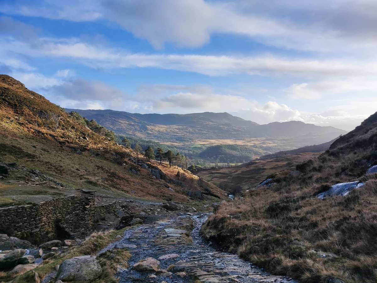 Yr Wyddfa today via Watkin &amp; South Ridge. Bit wintry for last 200m, bit rainy for first 700… nice finish though <a href="/the_AMI/">The AMI</a>