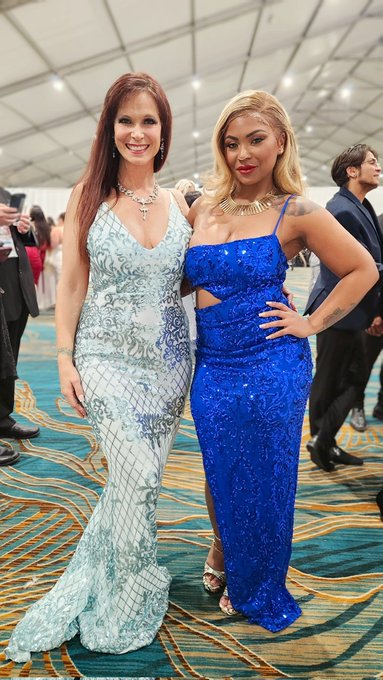 1 pic. What a glorious night at the @avnawards! It was so good to see everyone including @AveryJaneXO