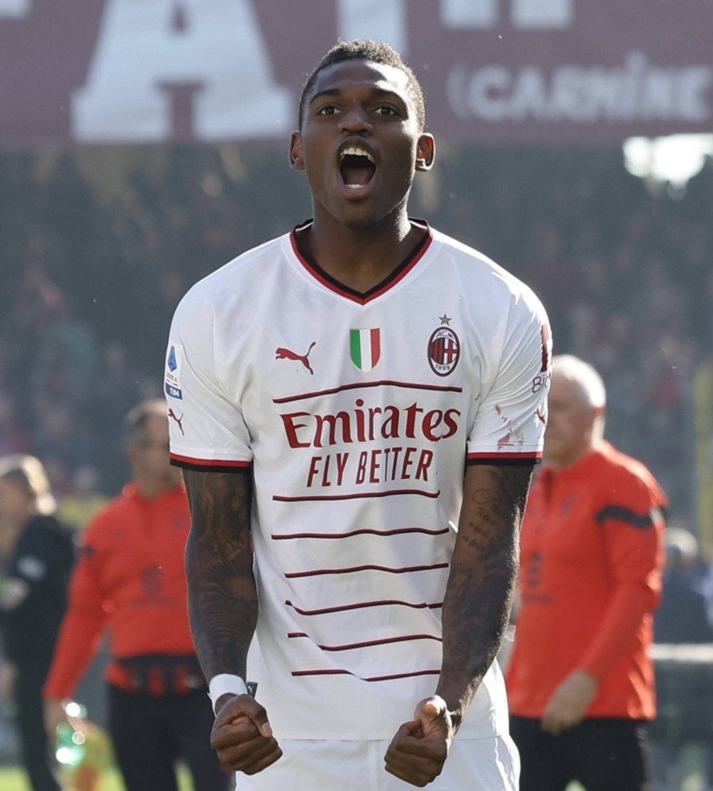 IFTVofficial's tweet photo. Who do you think will win today? 

🔁 RT for Milan
❤️ Like for Roma https://t.co/o1vuQMOnvE
