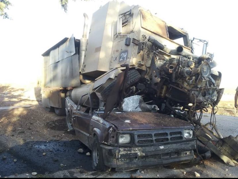 HKaaman's tweet photo. An IS up-armored SVBIED (heavy truck) disabled and disassembled by FSA 13th Division near Marea, N. Aleppo in early Sep. 2015. SVBIED main charge consisting of barrel IEDs &amp; a core of at least two larger aerial munitions - h/t @AnalystMick https://t.co/a7jnZiO7wY