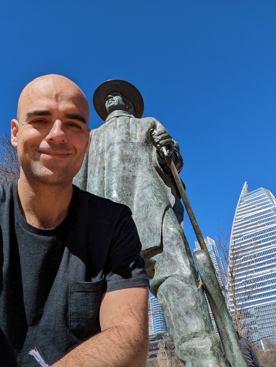 One last hangout with the eternal Stevie Ray Vaughan to the sound of "Life by the Drop". Thank you #SICB2023 and until next time!