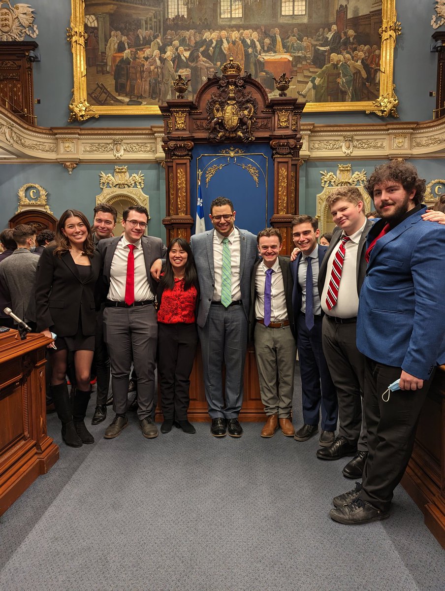 Releve_CAQ's tweet photo. Plusieurs membres de la Relève étaient présents lors de la 36e législature du Parlement Étudiant du Québec. Merci @Poulin_Samuel d'être venu nous voir &amp; d'avoir été notre Lieutenant gouverneur pour la clôture du PEQ! #polqc #assnat #CRCAQ https://t.co/T8JG8EfYO1